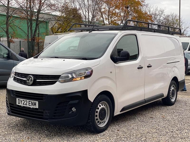 Used Vauxhall Vivaro S 145 HP (106 kW) 2022 White MPV