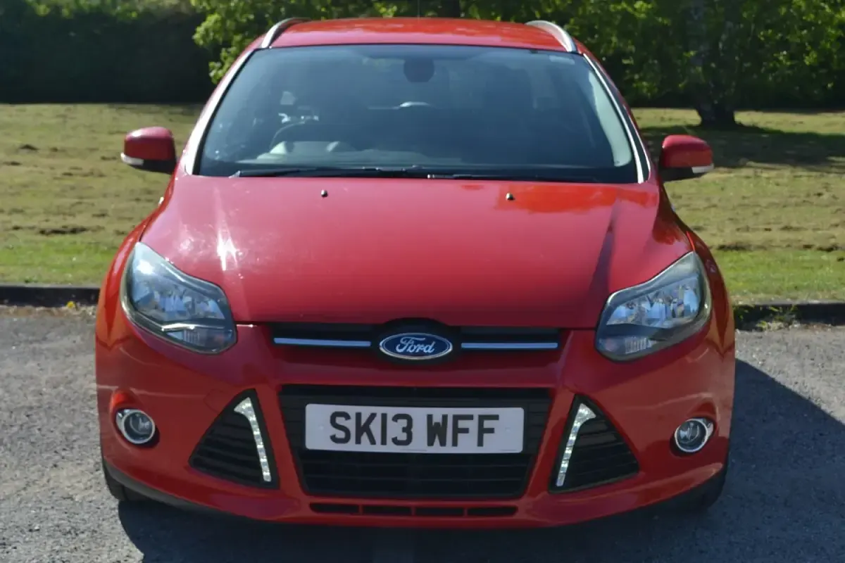 Używany Ford Focus Zetec 2013 Czerwony Kombi