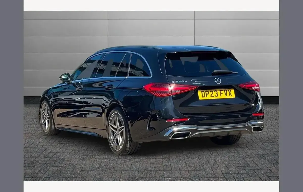 Używany Mercedes C220 AMG line 196 KM (144 kW) 2023 Czarny Kombi