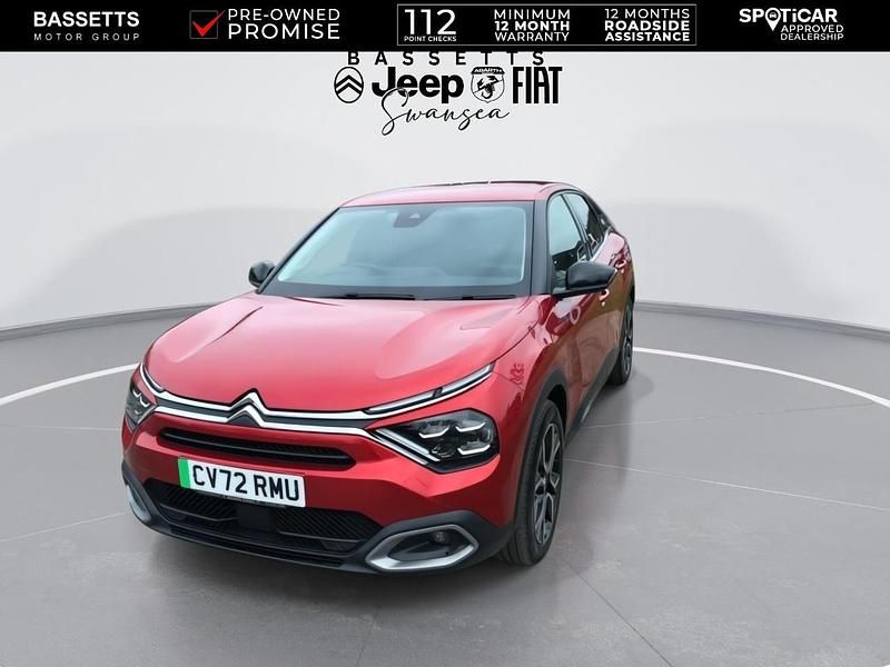 Begagnad Citroën e-C4 Shine 100 kW (136 HK) 2022 Röd Halvkombi