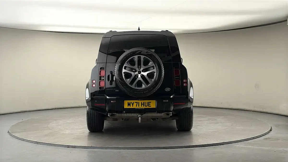 Used Land Rover Defender HSE Dynamic 2021 Santorini black SUV