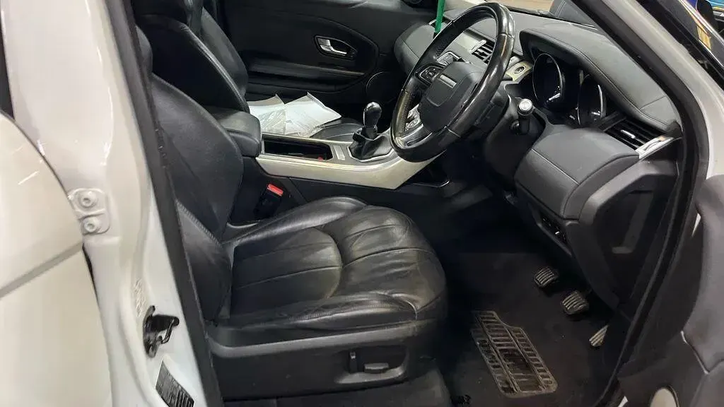 Used Land Rover Range Rover evoque SE 2017 White Estate