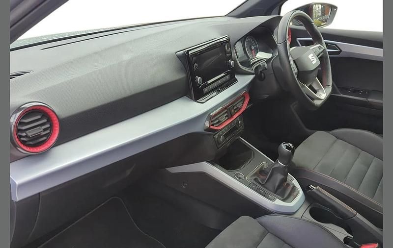 Used Seat Arona FR 110 HP (80 kW) 2023 Silver SUV