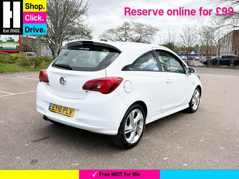 Used Vauxhall Corsa SRi 90 HP (66 kW) 2016 White Hatchback
