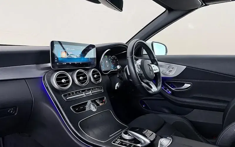 Used Mercedes C200 AMG Line Premium 184 HP (135 kW) 2020 White Cabriolet