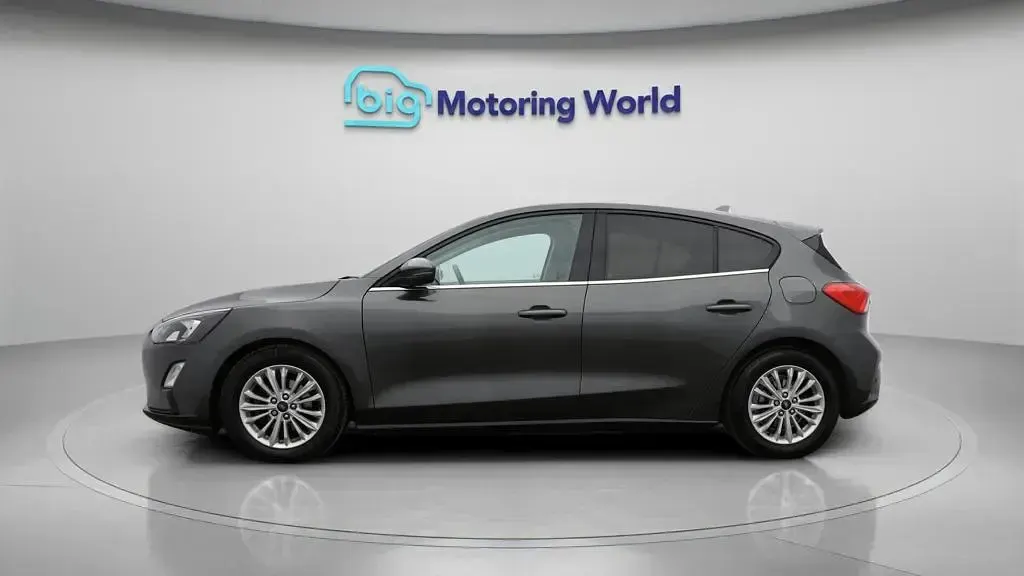 Used Ford Focus Titanium 155 HP (114 kW) 2020 Grey Hatchback