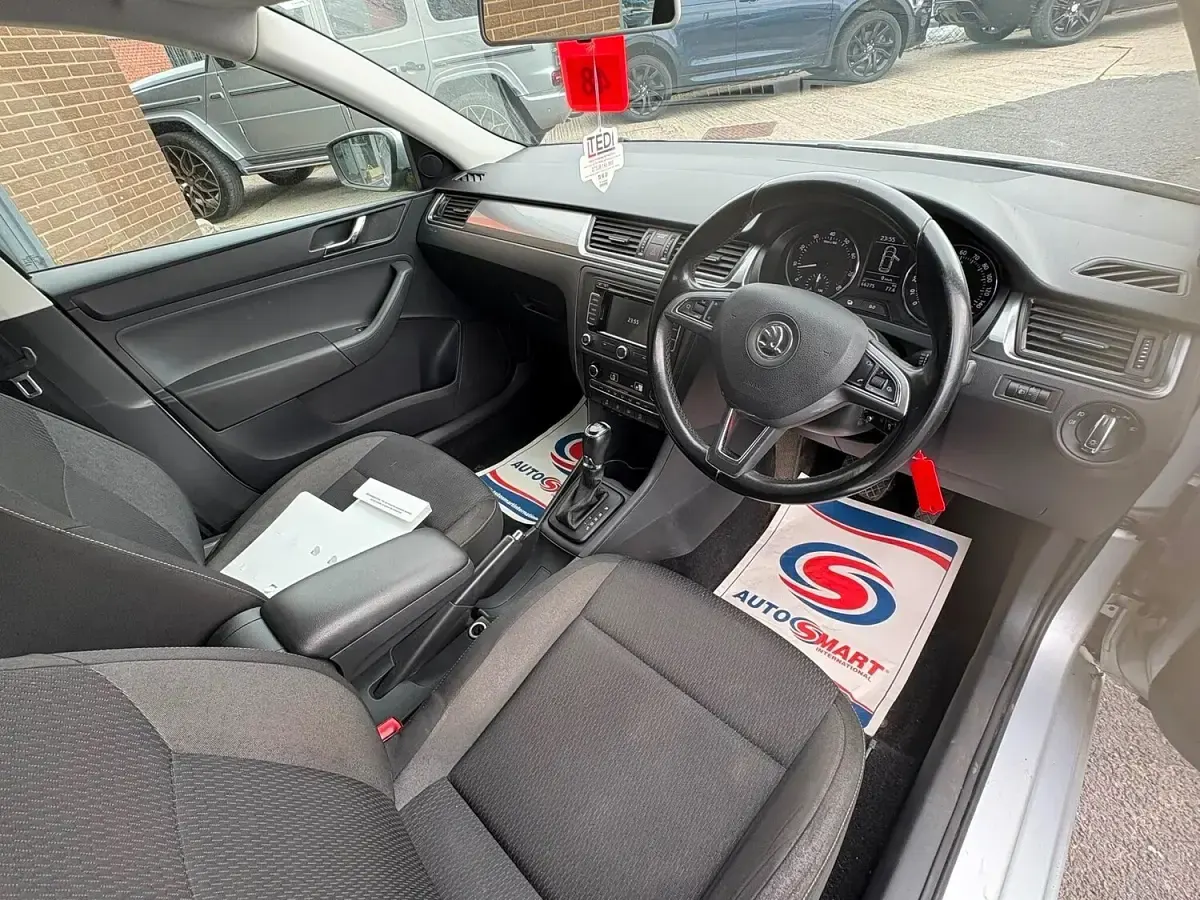 Used Skoda Rapid SE 90 HP (66 kW) 2015 Silver Hatchback