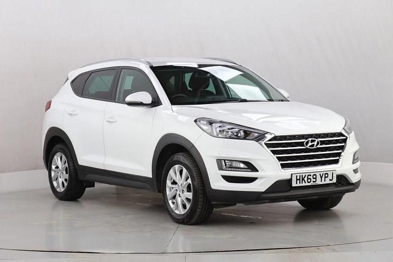 Used Hyundai Tucson SE 132 HP (97 kW) 2019 White SUV