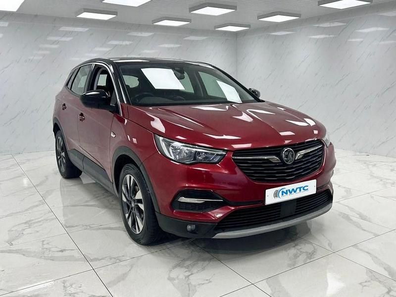 Used Vauxhall Grandland X Sport 130 HP (95 kW) 2019 Red SUV