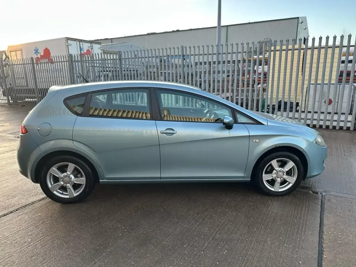 Begagnad Seat Leon 2009 Blå Halvkombi