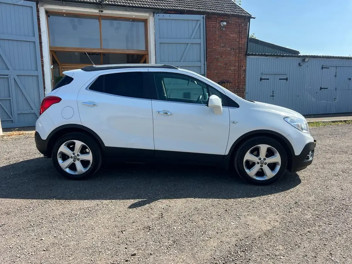 Used Vauxhall Mokka 140 HP (102 kW) 2014 White SUV