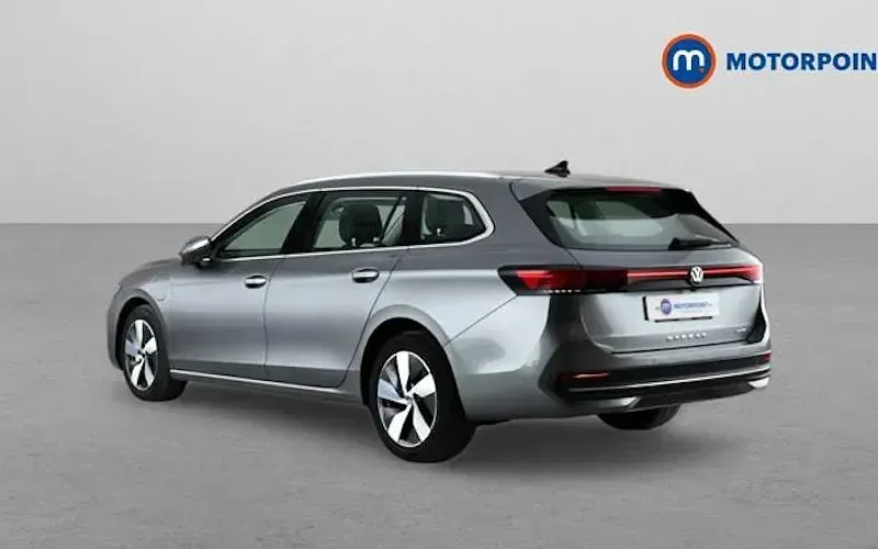 Usado VW Passat Life 204 HP (150 kW) 2025 Cinzento Carrinha