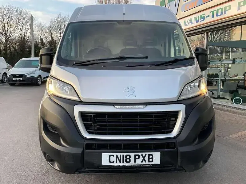 Used Peugeot Boxer 130 HP (95 kW) 2018 Silver Van