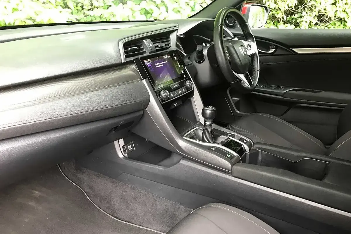 Used Honda Civic SR 126 HP (92 kW) 2019 Rallye red