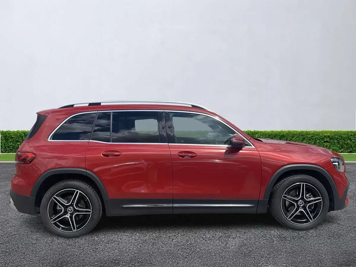 Used Mercedes GLB200 Executive 163 HP (119 kW) 2023 Red SUV