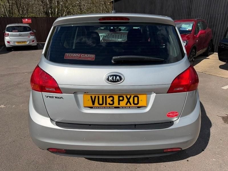 Used Kia Venga 123 HP (90 kW) 2013 Silver Hatchback