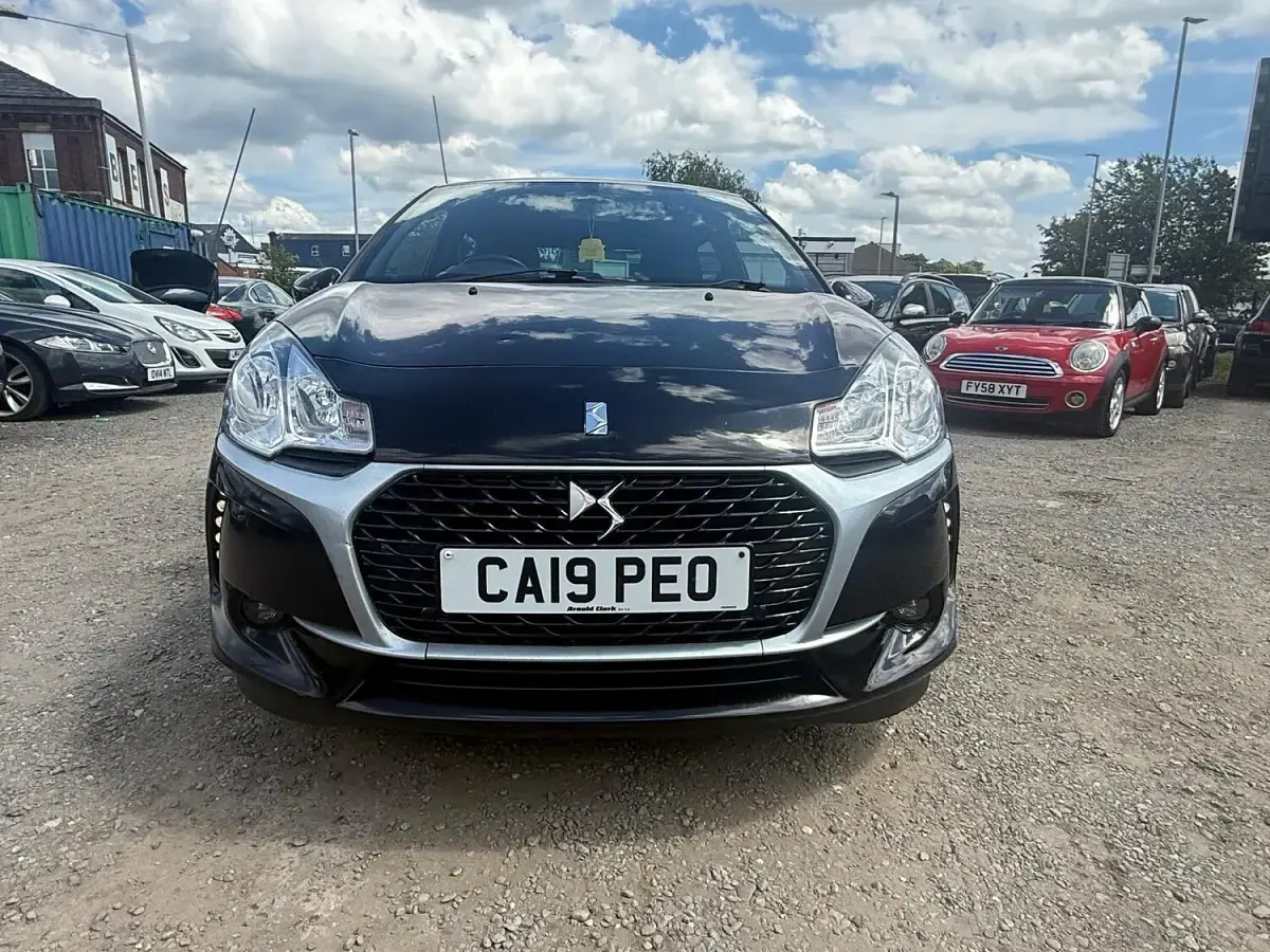 Used DS Automobiles DS3 Connected Chic 2019 Black Hatchback