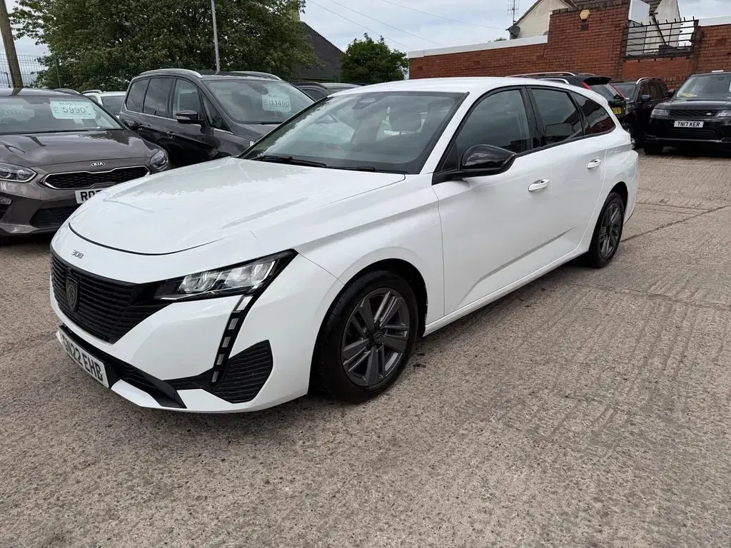 Used Peugeot 308 Active Premium 130 HP (95 kW) 2022 White Estate