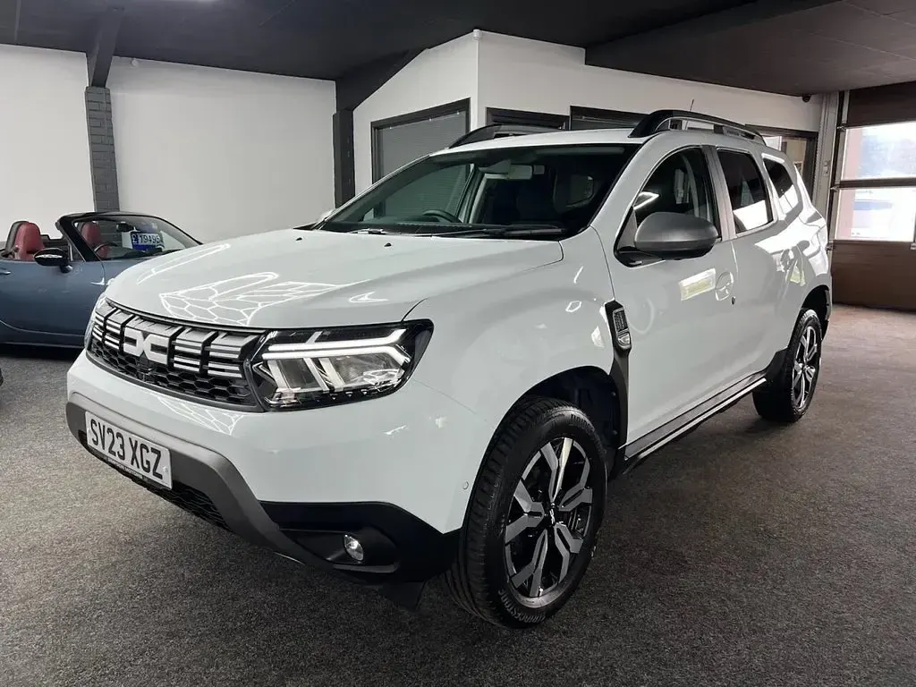 Used Dacia Duster Journey 90 HP (66 kW) 2023 White SUV