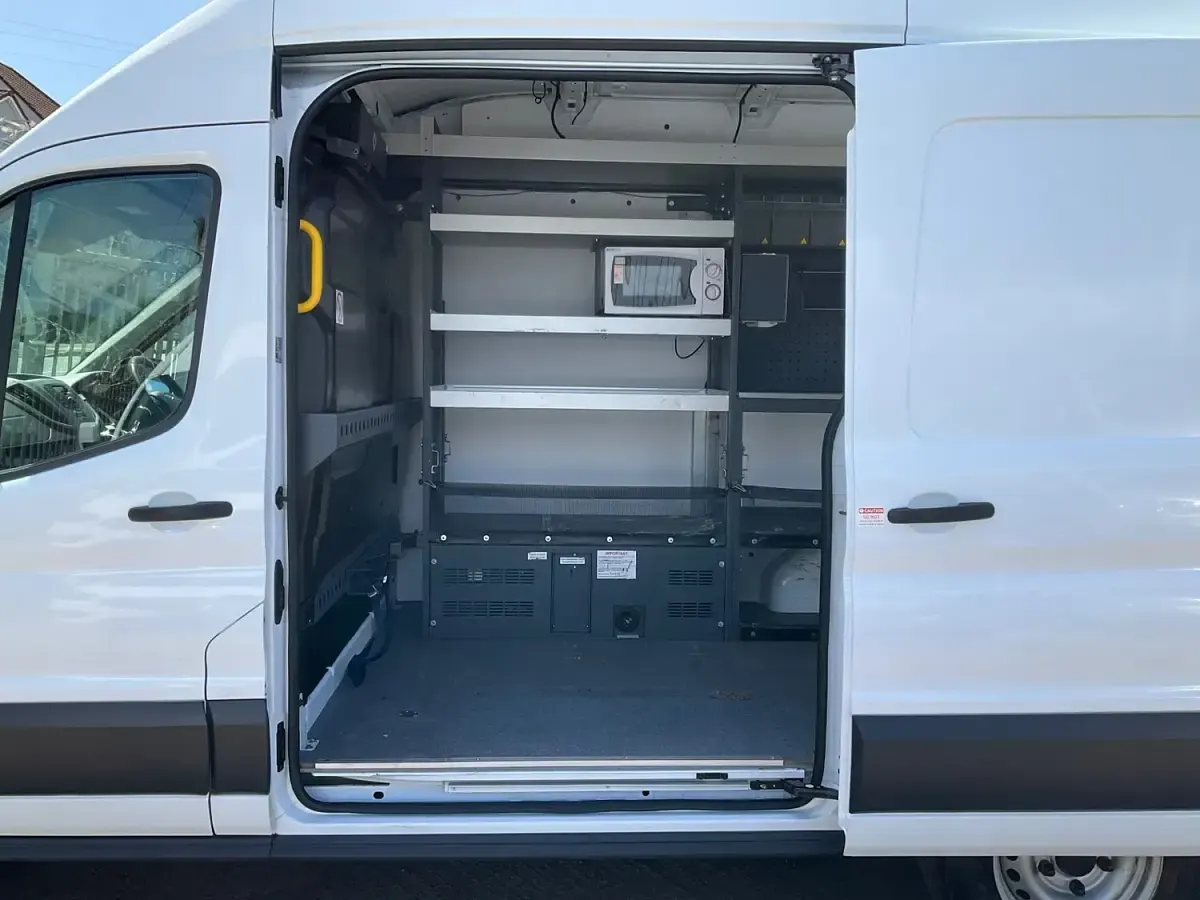 Used Ford Transit 130 HP (95 kW) 2018 White MPV
