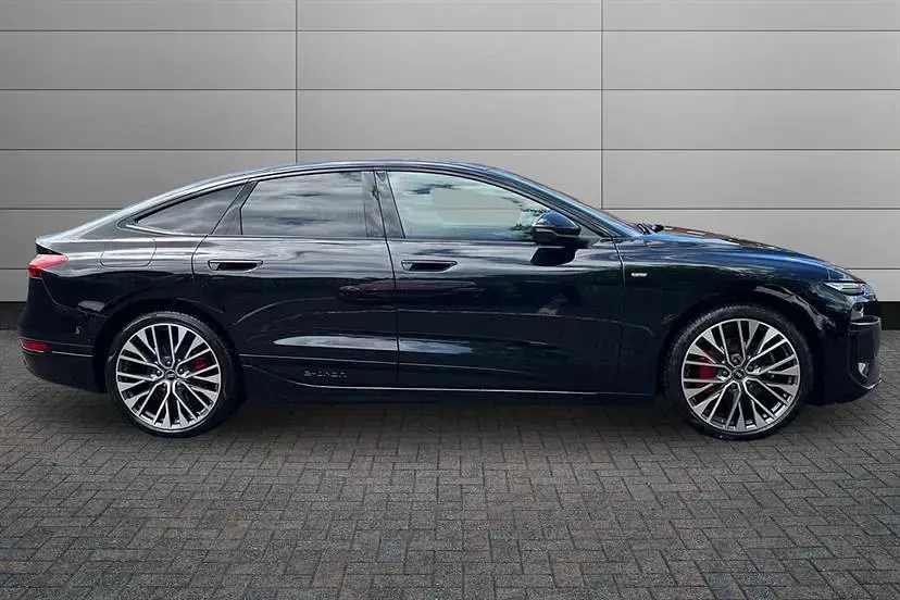 New Audi A6 e-tron Comfort 210 kW (286 HP) 2025 Black Hatchback