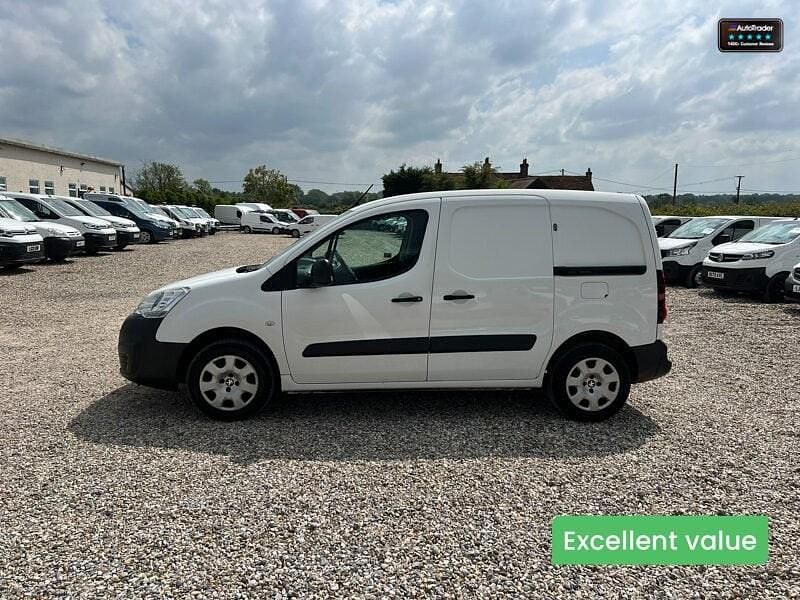 White Used 2017 Peugeot Partner MPV | £6,294 (Fair price) - Image 1/4