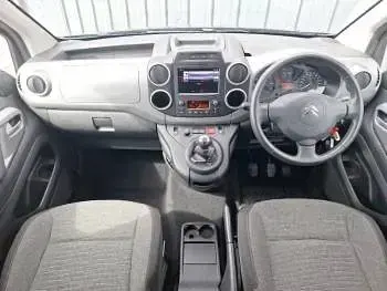 Usado Citroën Berlingo Flair 110 HP (80 kW) 2018 Cinzento Monovolume
