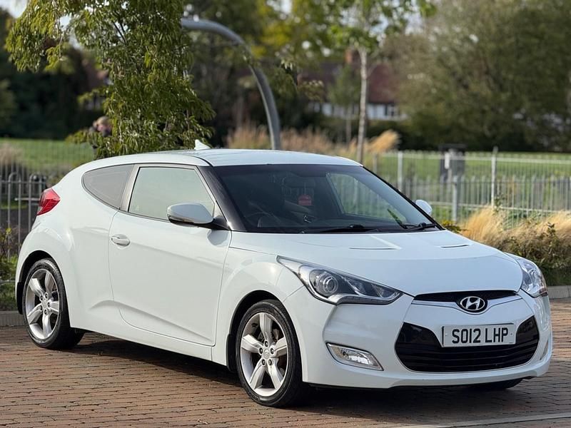 White Used 2012 Hyundai Veloster Hatchback | £2,547 (Fair price) - Image 1/4