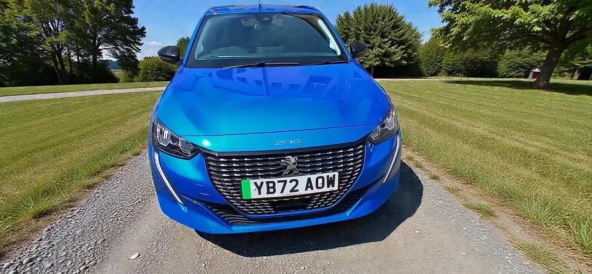 Used Peugeot e-208 Allure+ 100 kW (136 HP) 2023 Blue Hatchback