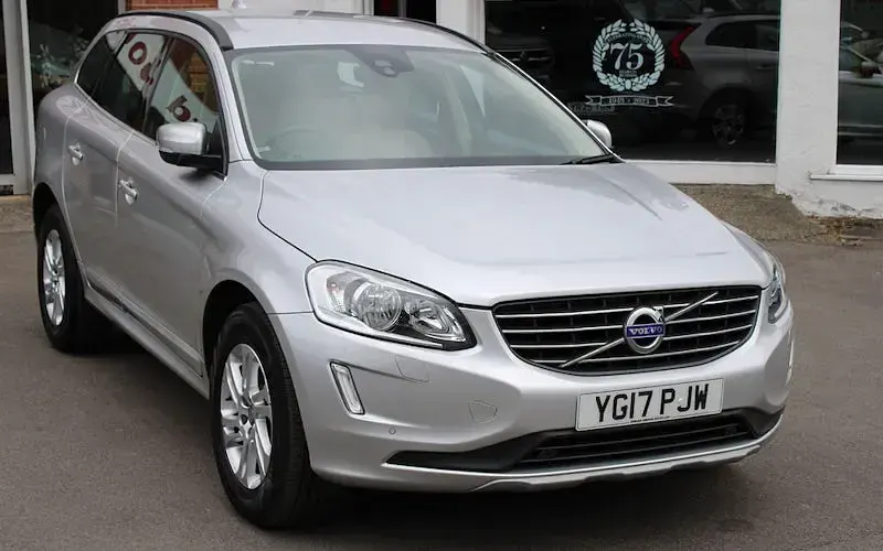 Used Volvo XC60 SE 190 HP (139 kW) 2017 SUV