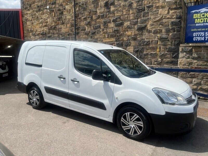 White Used 2013 Citroën Berlingo MPV | £3,790 (Fair price) - Image 1/4