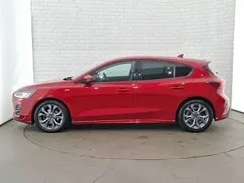Used Ford Focus ST-Line 125 HP (91 kW) 2023 Red Hatchback