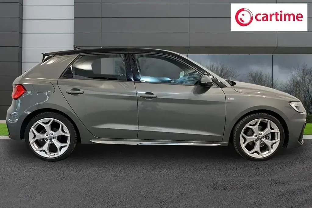 Begagnad Audi A1 S-Line 2019 Grå SUV