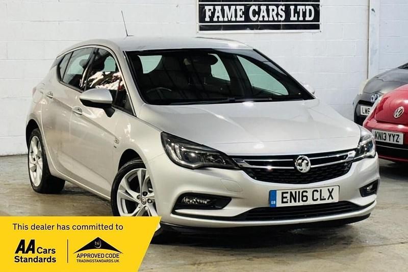 Used Vauxhall Astra SRi 150 HP (110 kW) 2016 Silver Hatchback