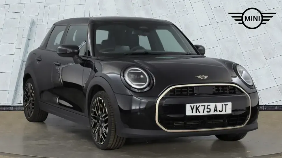 Used Mini Cooper Hatch 114 kW (156 HP) 2026 Hatchback