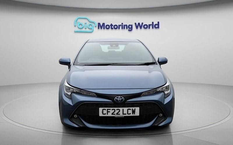 Used Toyota Corolla 122 HP (89 kW) 2022 Blue Hatchback
