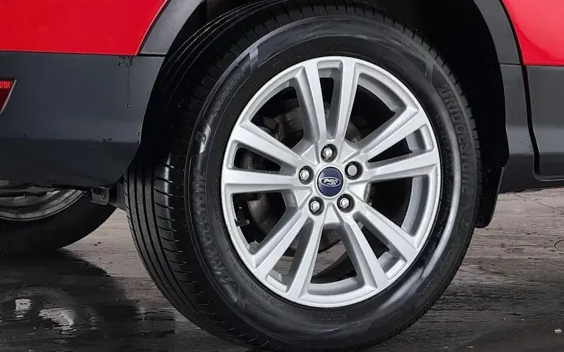 Used Ford Kuga Zetec 150 HP (110 kW) 2019 Red SUV