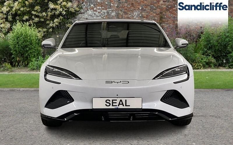 Used BYD Seal Design 230 kW (313 HP) 2025 Metallic  polar white Sedan
