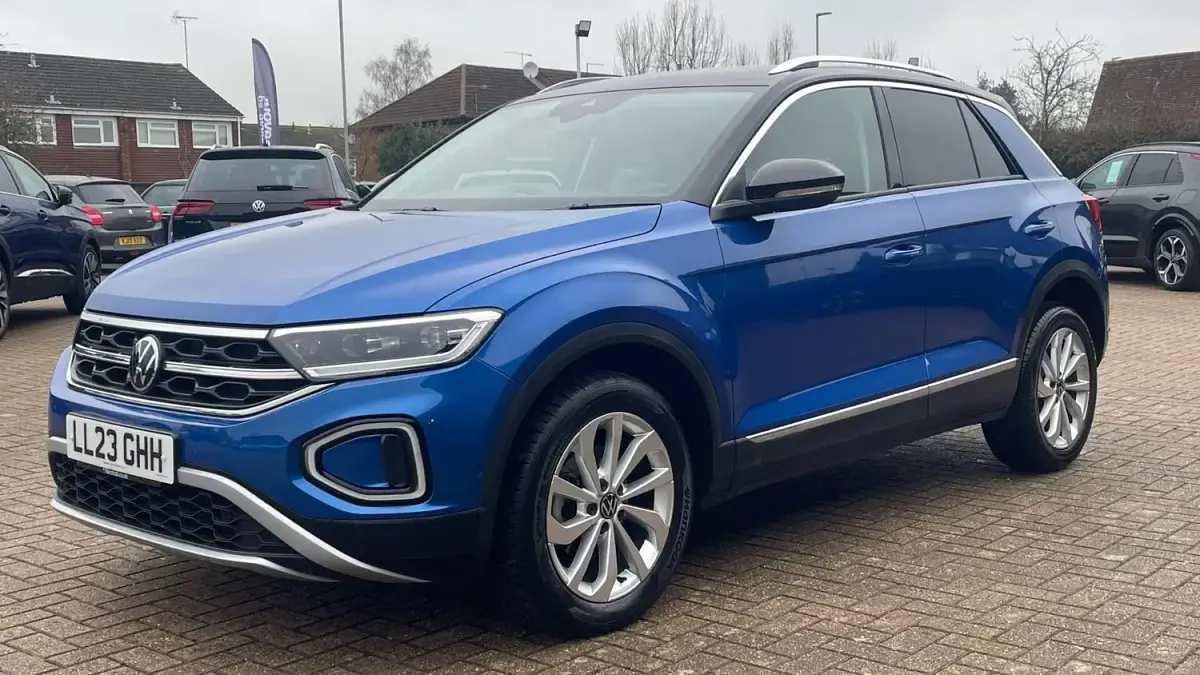 Usado VW T-Roc Style 110 CV (80 kW) 2023 Azul SUV
