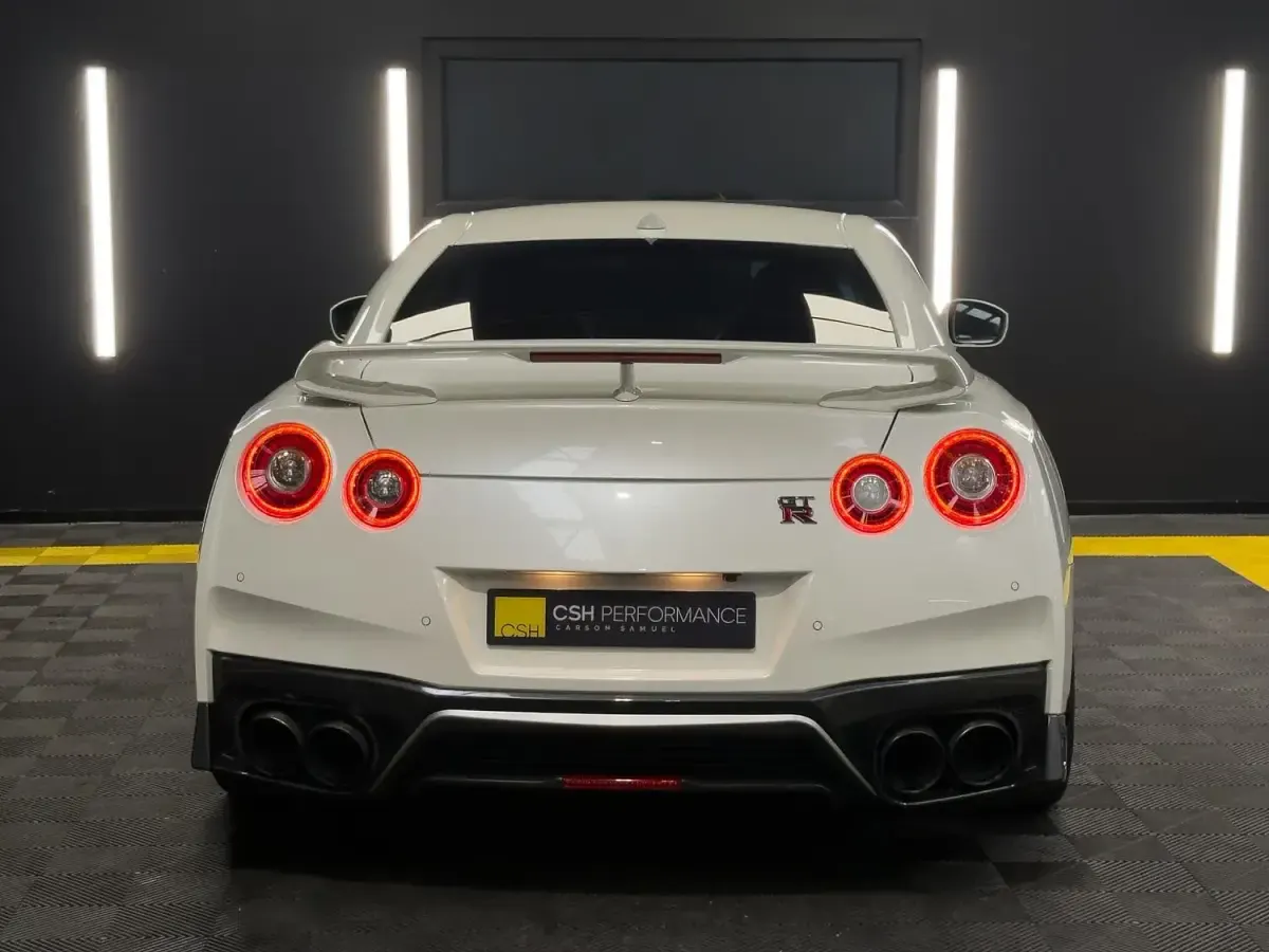 Used Nissan GT-R Prestige 570 HP (419 kW) 2016 White Coupe