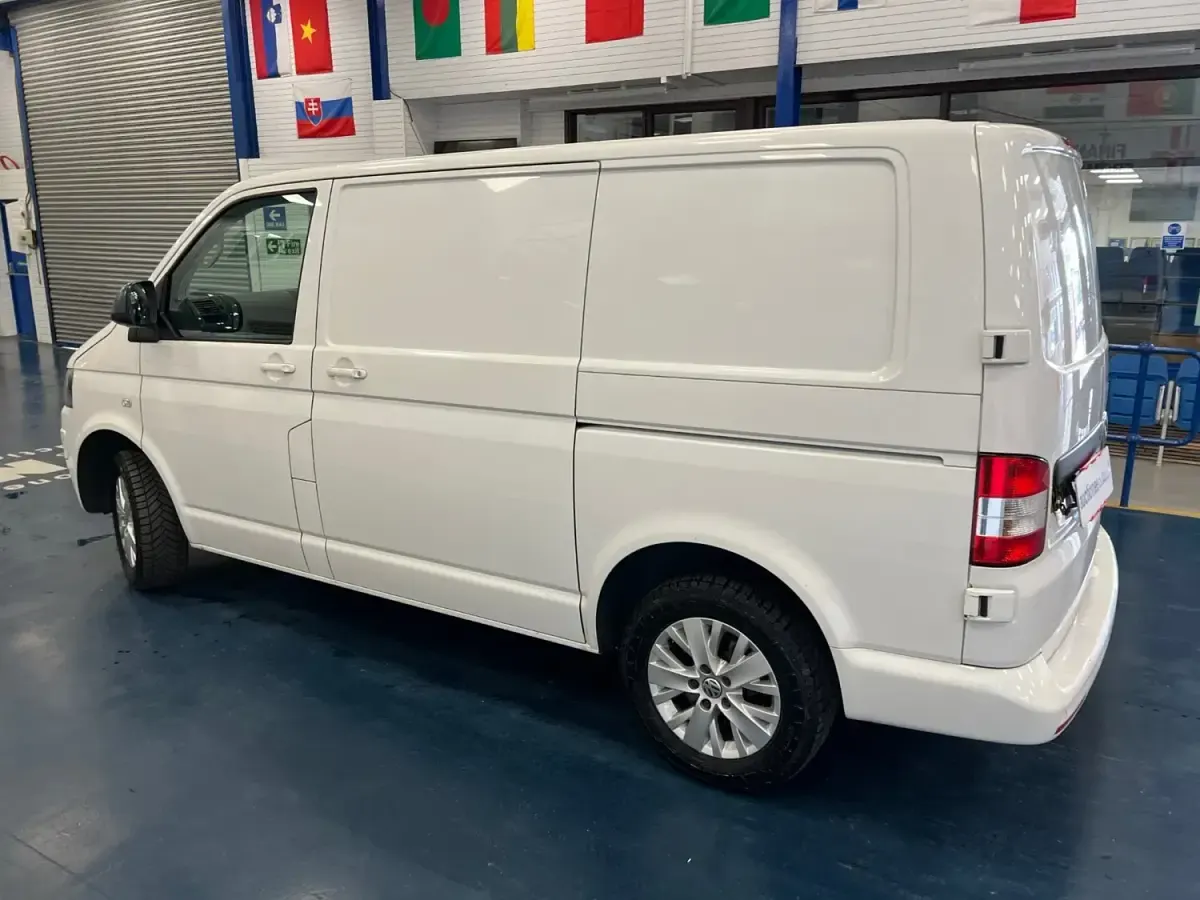 Begagnad VW Transporter Highline 140 HK (102 kW) 2014 Vit Van