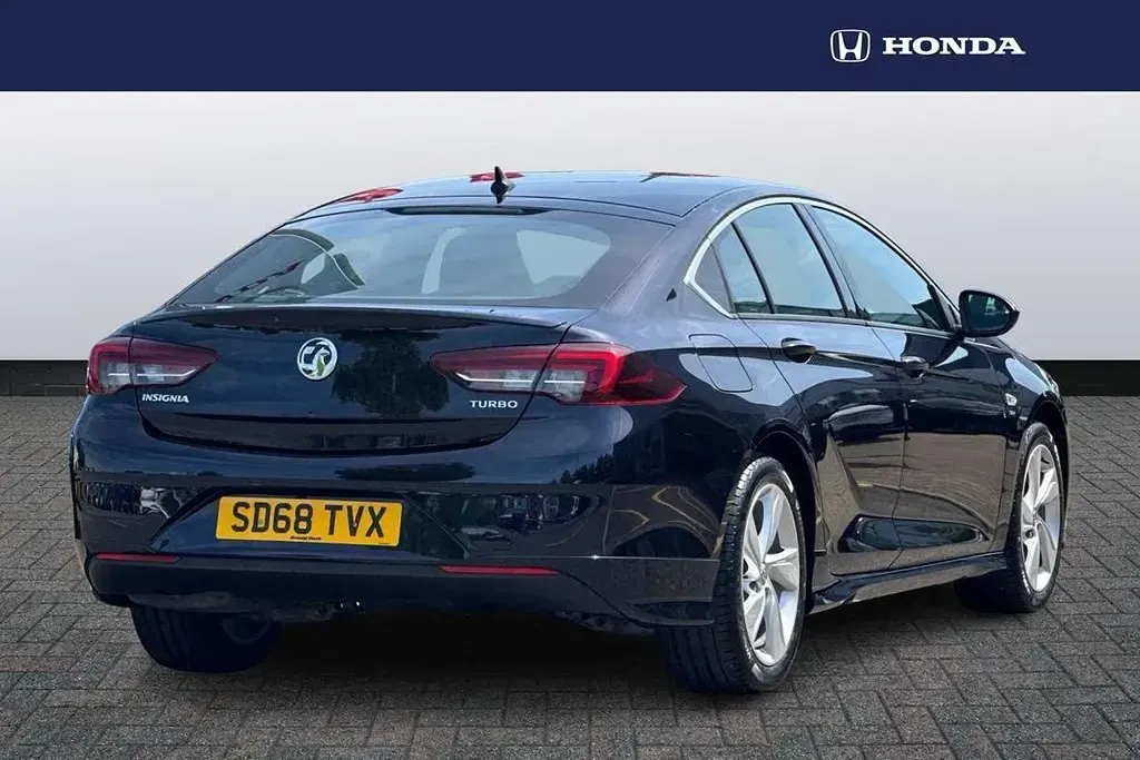 Begagnad Vauxhall Insignia SRi 162 HK (119 kW) 2018 Blå Halvkombi