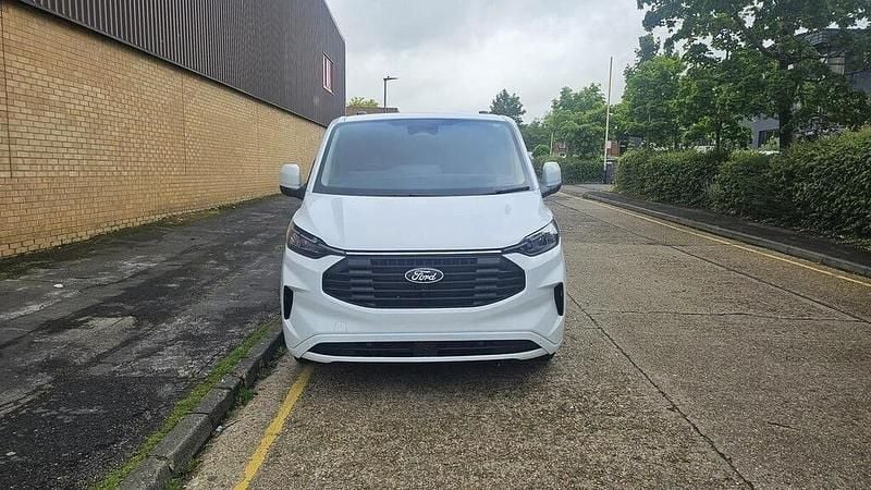 New Ford Transit Custom Limited 136 HP (100 kW) 2025 White Van