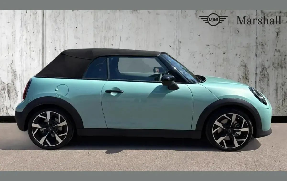 Used Mini Cooper Cabriolet Exclusive 200 HP (147 kW) 2026 Green Cabriolet