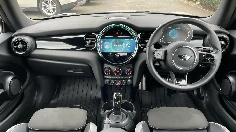 Usado Mini Cooper Hatch 136 HP (100 kW) 2022 Cinzento Citadino