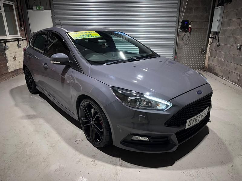 Used Ford Focus ST 250 HP (183 kW) 2017 Grey Hatchback