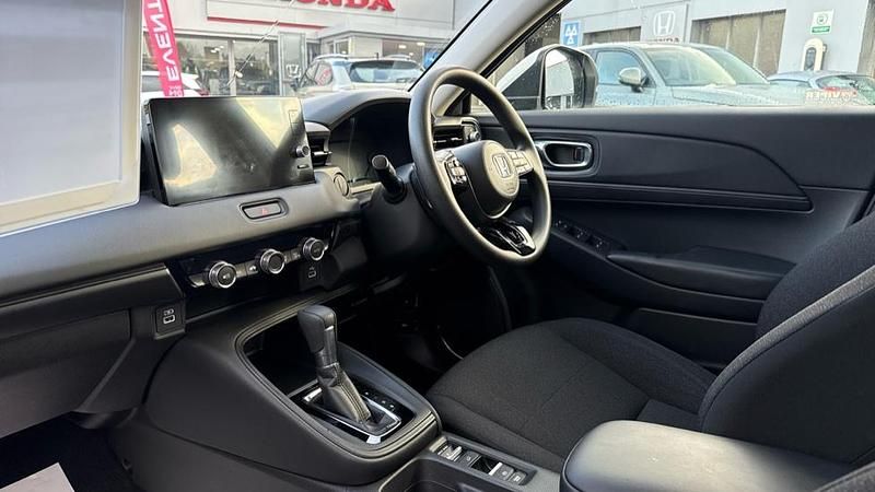 Used Honda HR-V Elegance 131 HP (96 kW) 2023 White SUV