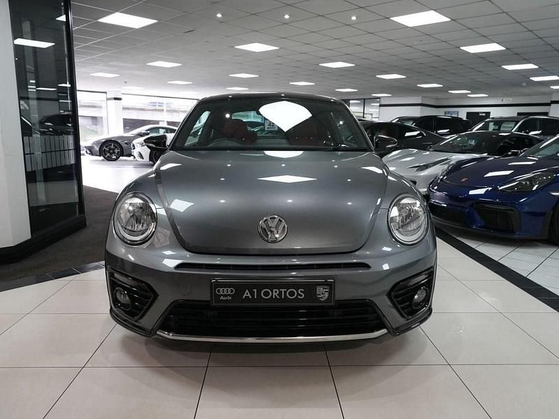 Usado VW Beetle R-line 150 HP (110 kW) 2017 Cinzento Citadino