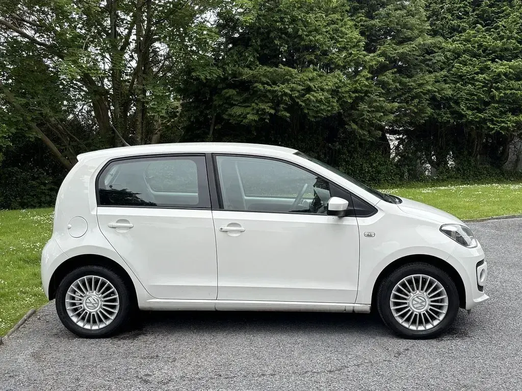 Used VW up! high up! 75 HP (55 kW) 2014 White Hatchback