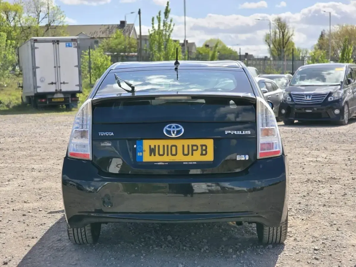 Usado Toyota Prius 136 CV (100 kW) 2010 Negro Utilitario